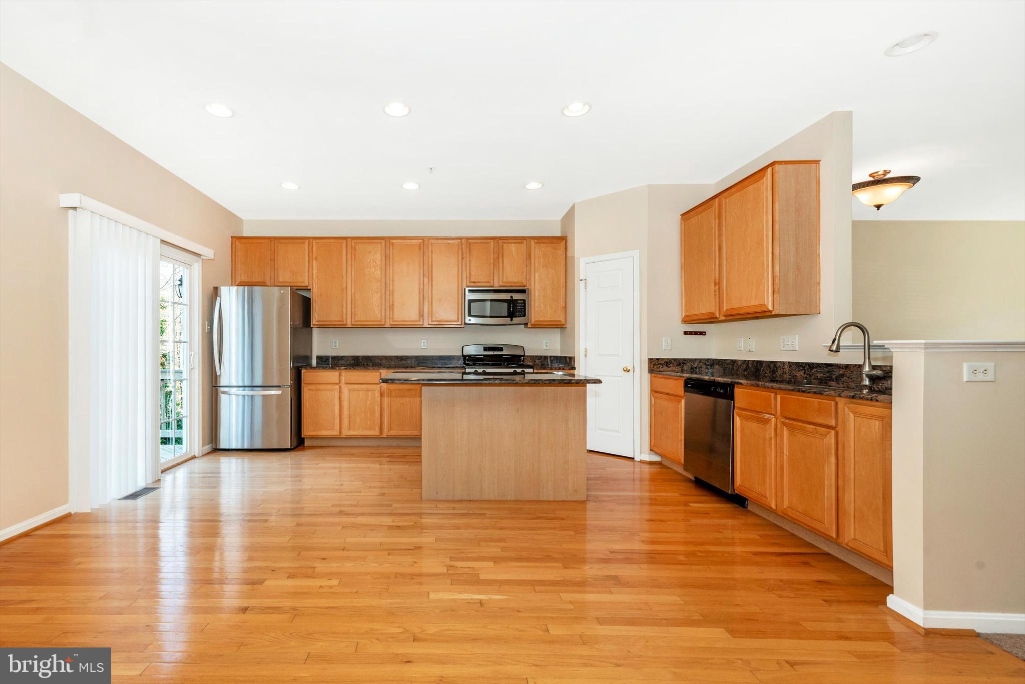 TWIN ARCH CROSSING - Residential