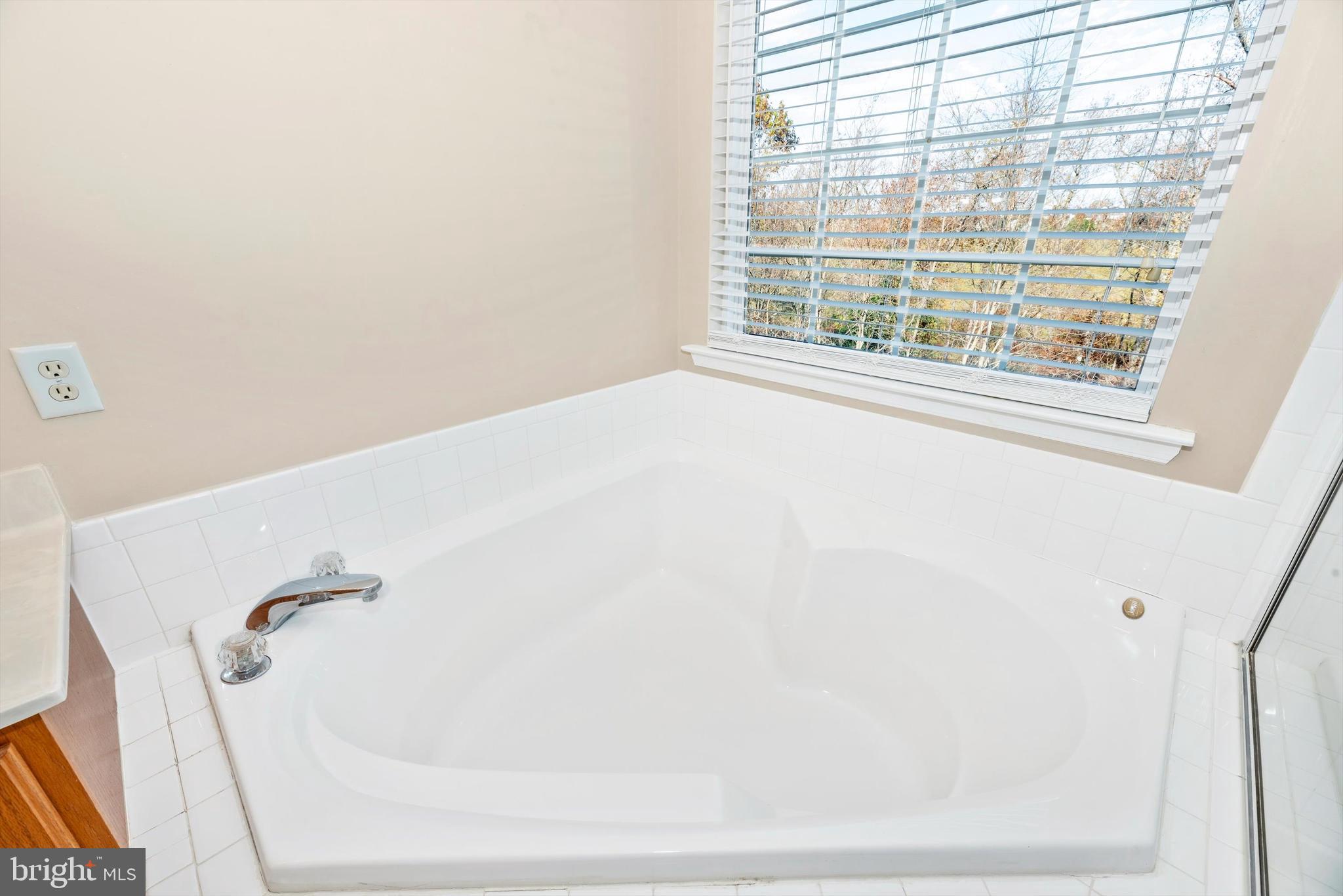 TWIN ARCH CROSSING - Residential