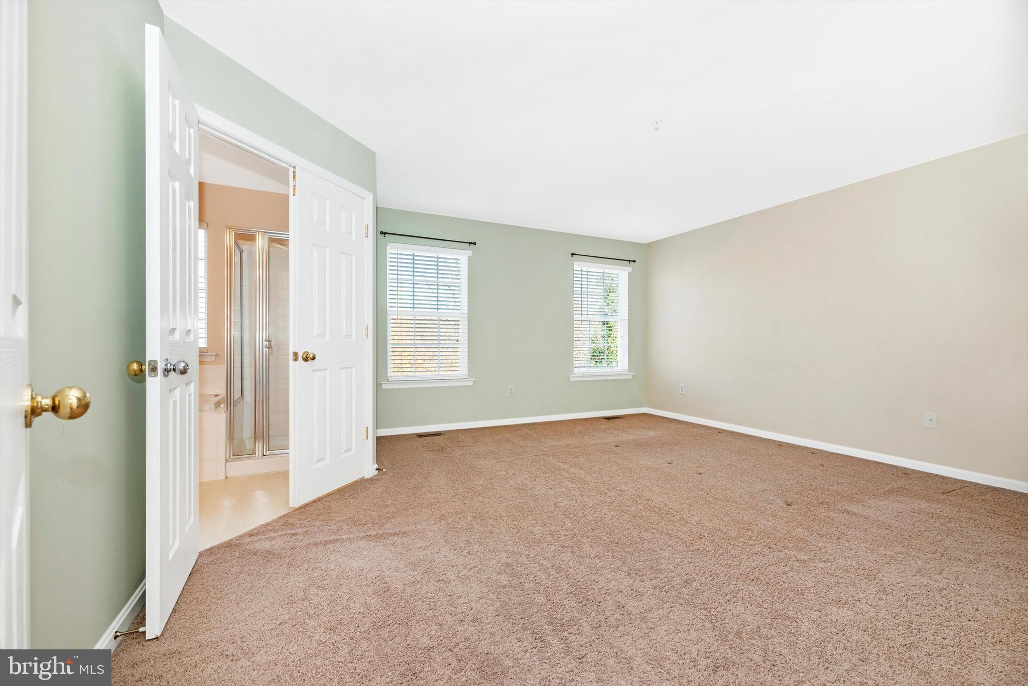 TWIN ARCH CROSSING - Residential