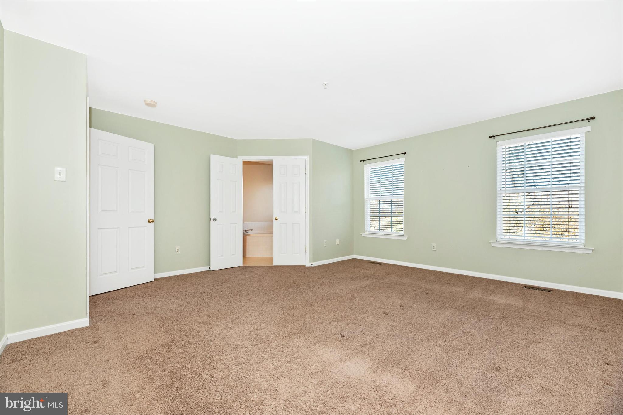 TWIN ARCH CROSSING - Residential