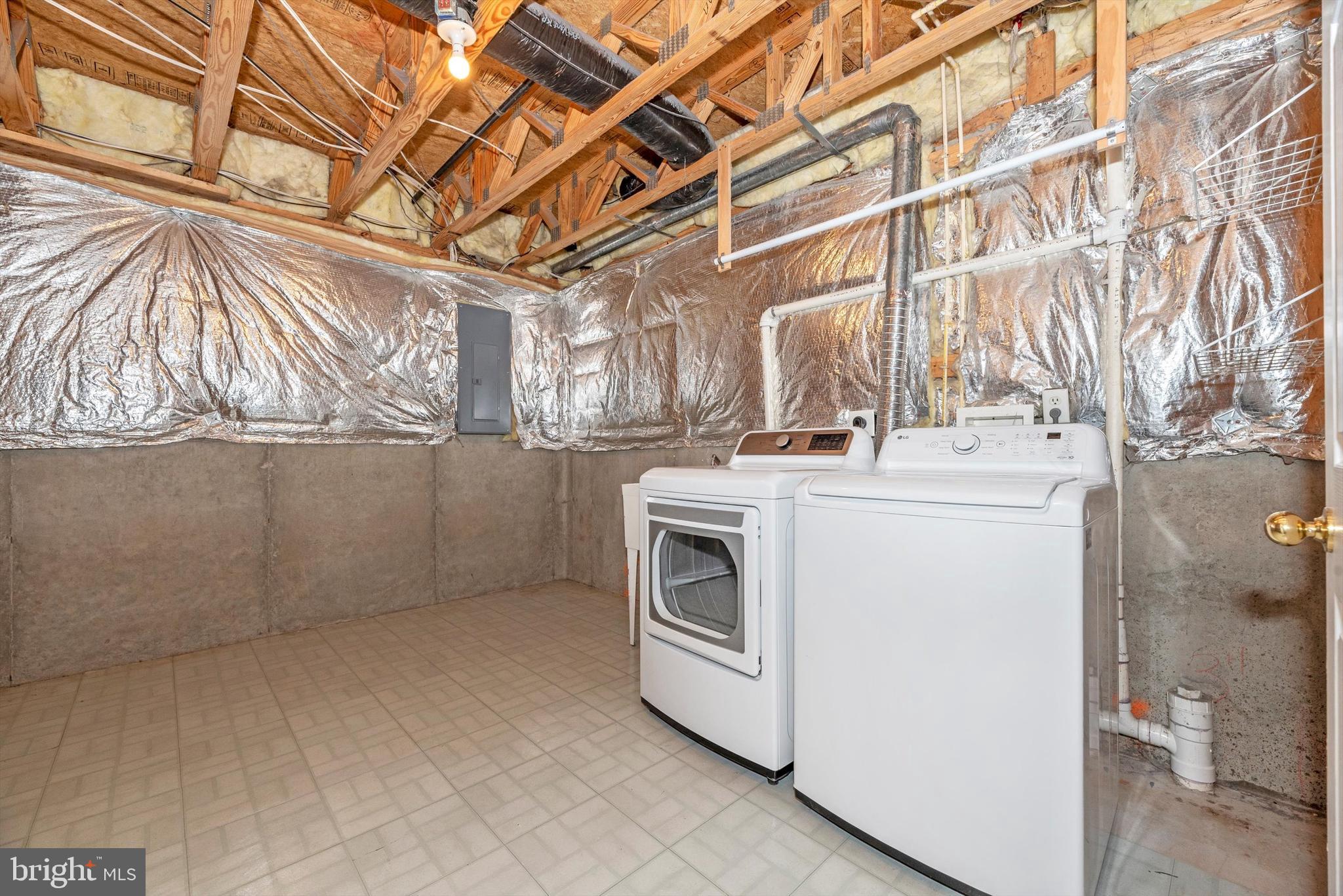 TWIN ARCH CROSSING - Residential