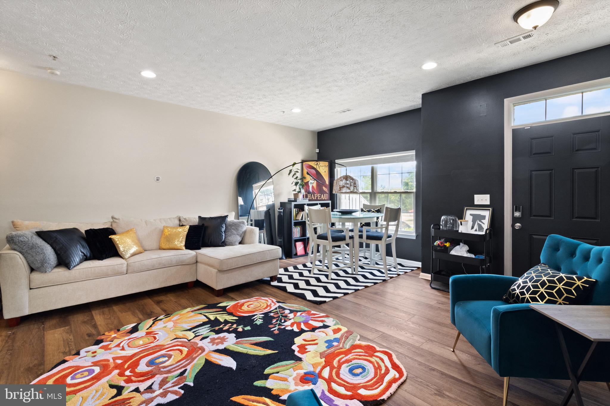 8049 BROOKSTONE COURT