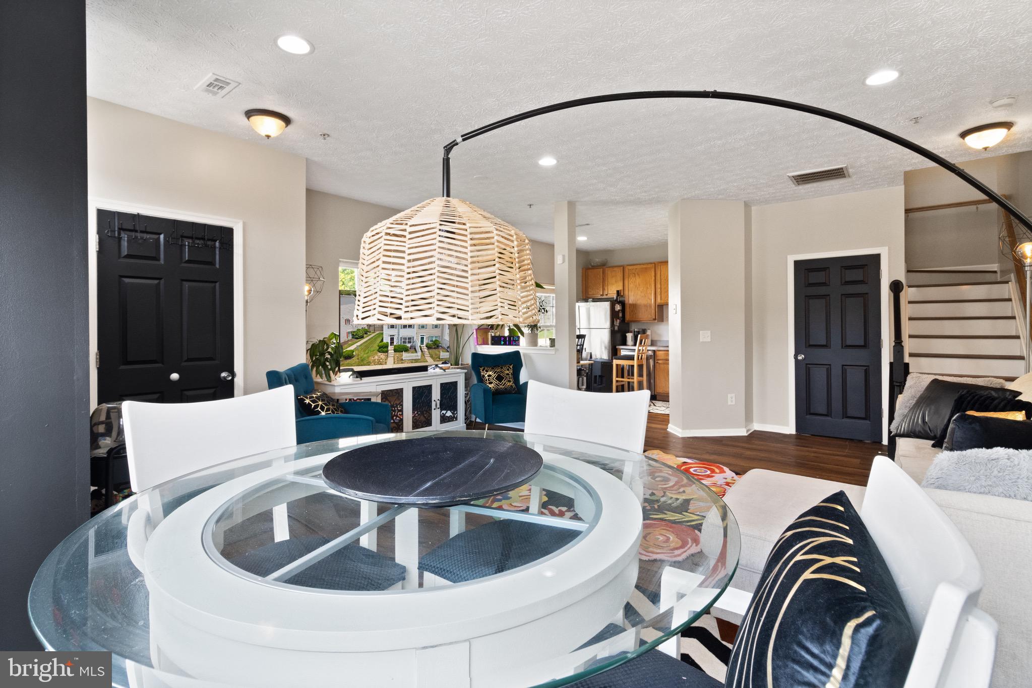 8049 BROOKSTONE COURT