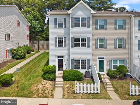 Condo For Sale - 8049 Brookstone Court<br/> Anne Arundel County, SEVERN, MD 21144