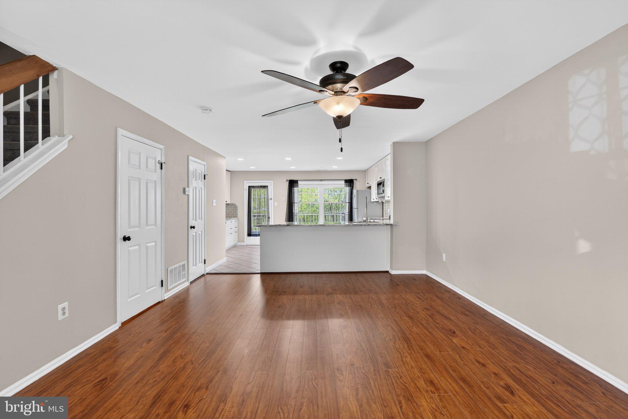 SAW MILL VALLEY - Residential