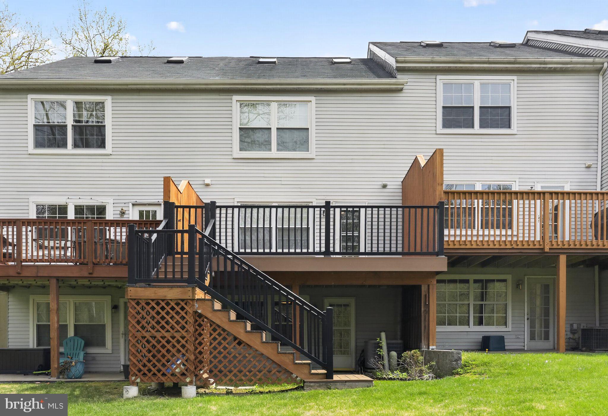 SAW MILL VALLEY - Residential