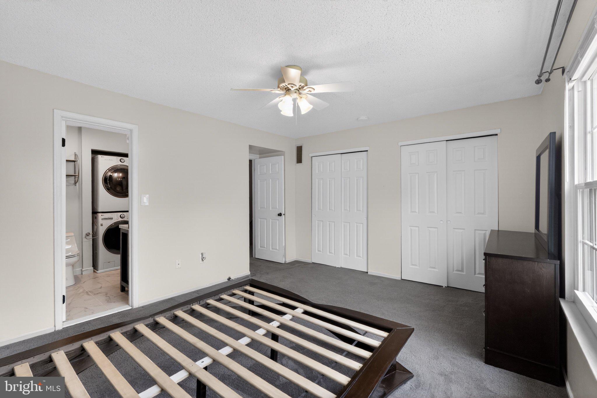 SAW MILL VALLEY - Residential