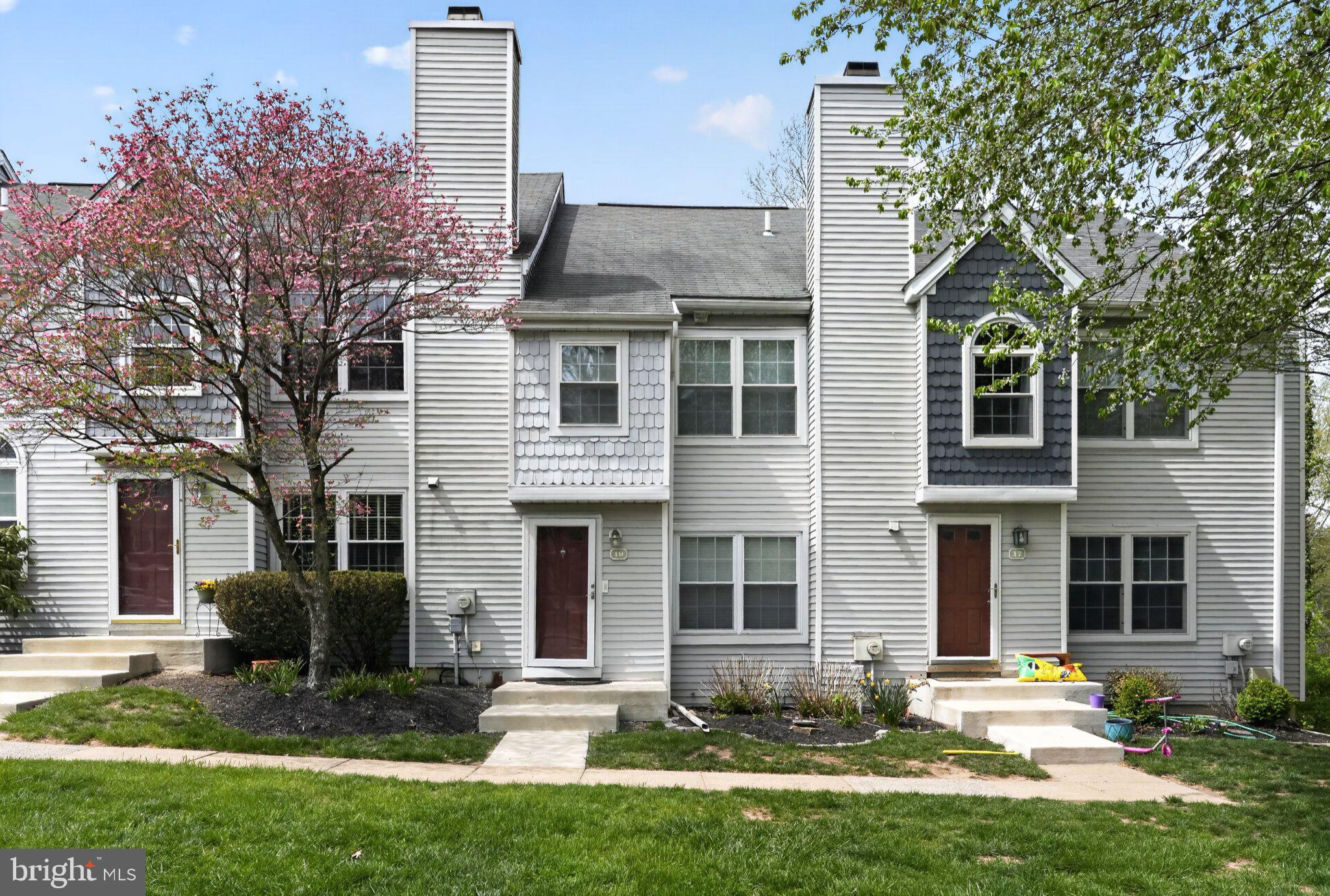 SAW MILL VALLEY - Residential