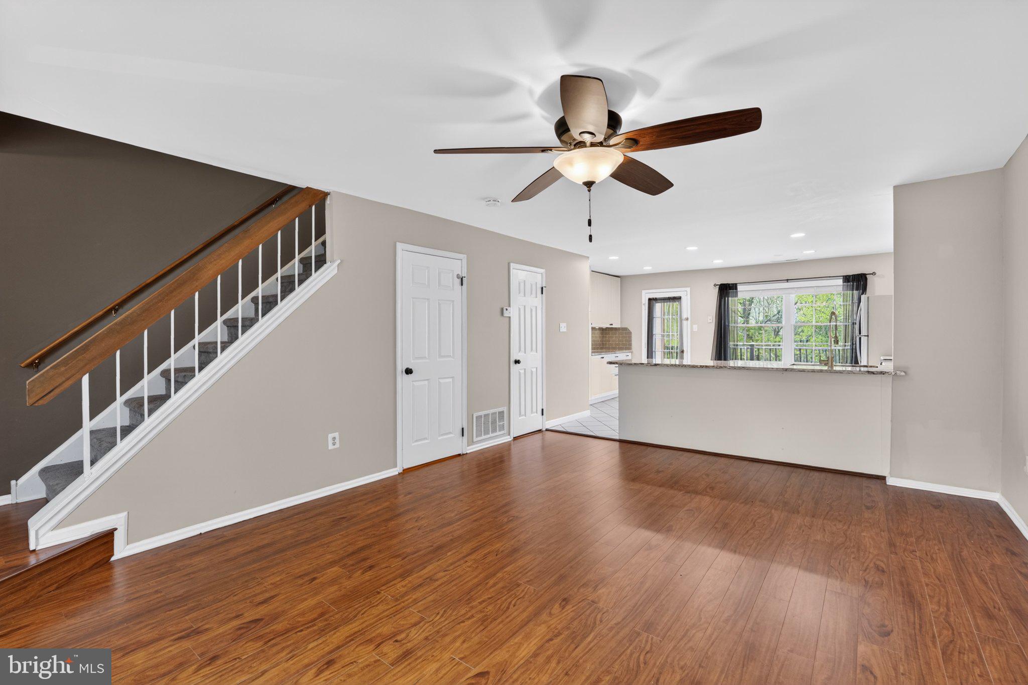 SAW MILL VALLEY - Residential