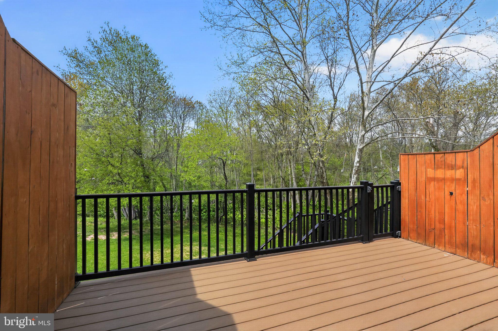 SAW MILL VALLEY - Residential