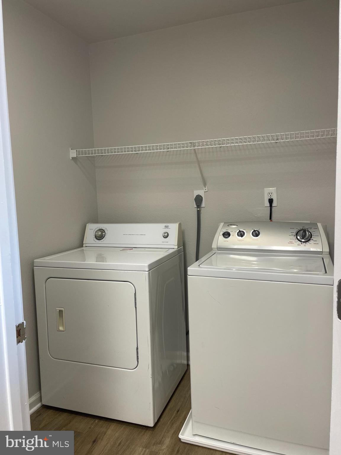 CEDAR LEE CONDOMINIUM - Residential