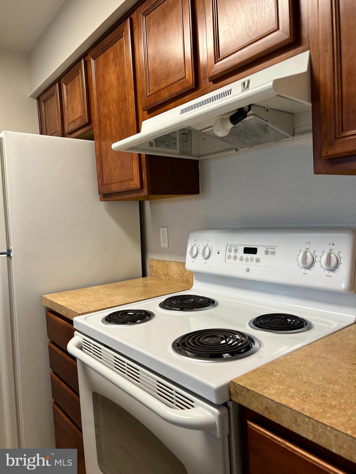 CEDAR LEE CONDOMINIUM - Residential