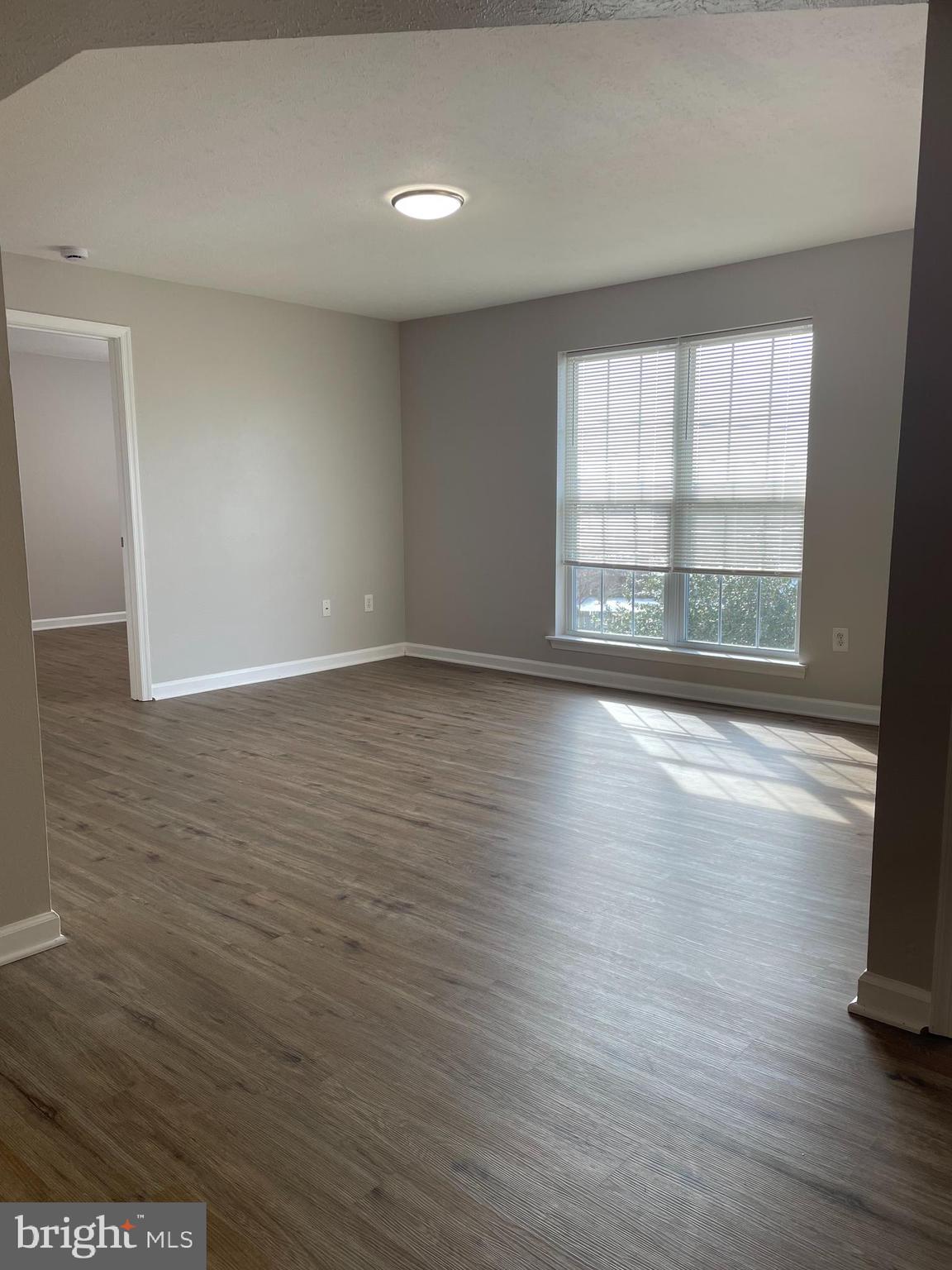 CEDAR LEE CONDOMINIUM - Residential