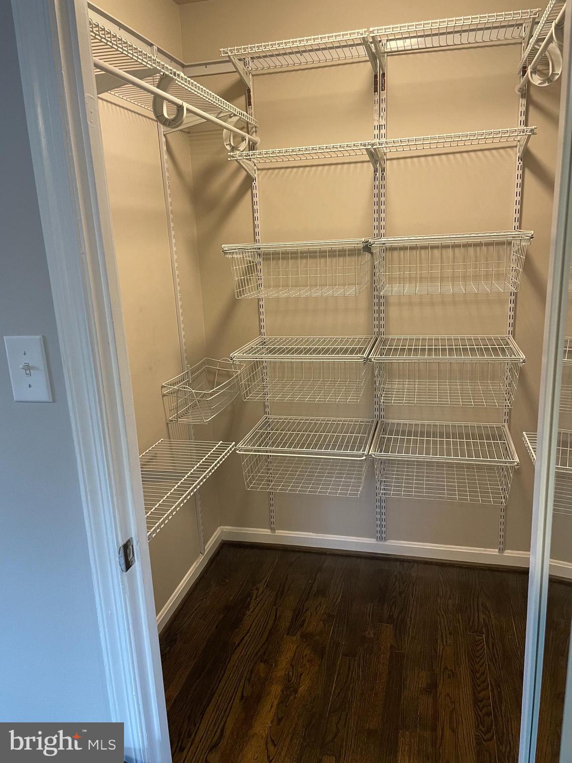 KENWOOD FOREST - Residential Lease