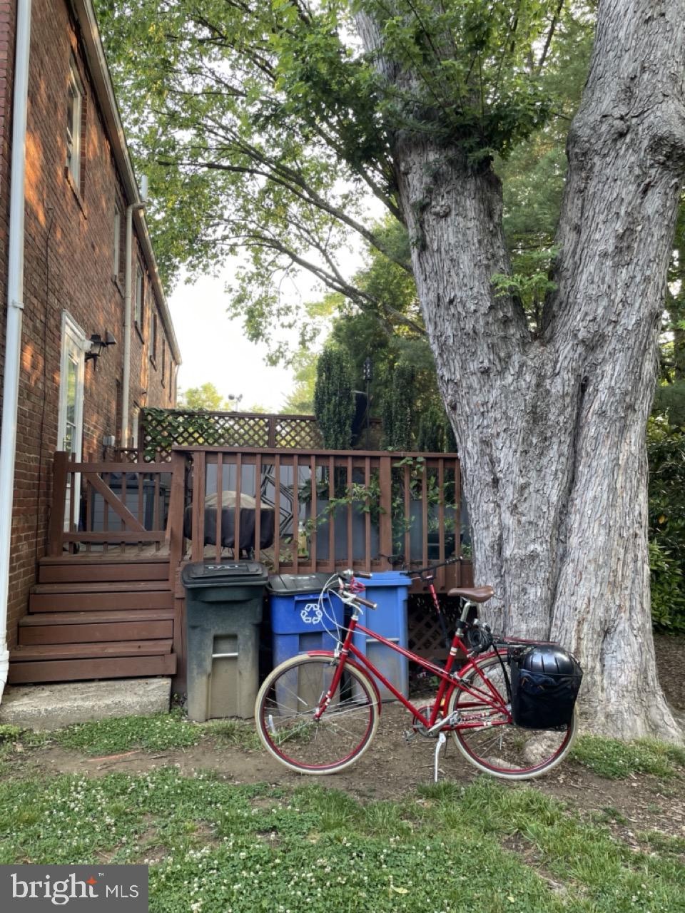 KENWOOD FOREST - Residential Lease