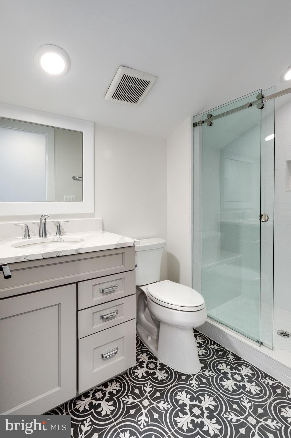 WHITEHALL MANOR - Residential Lease