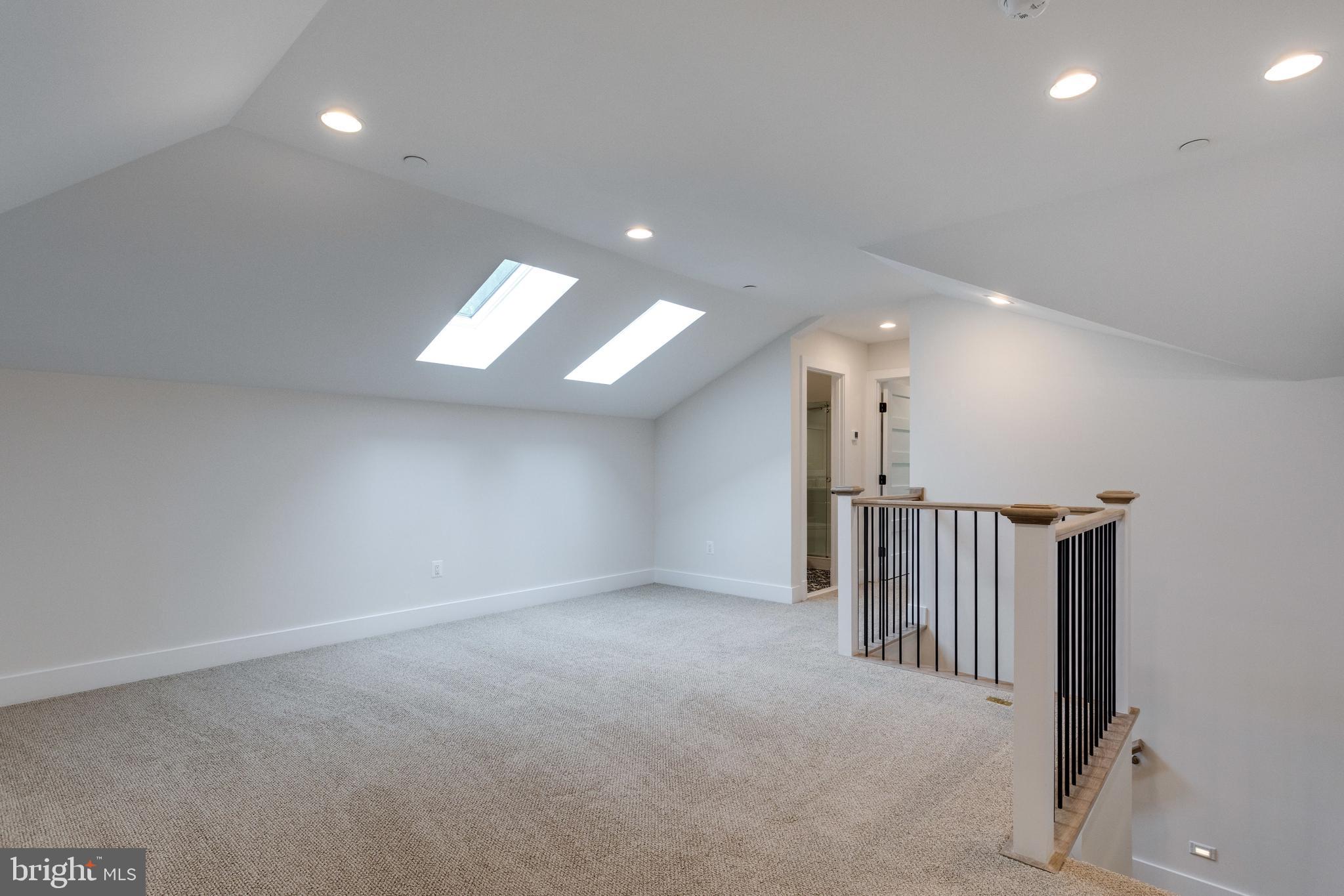 WHITEHALL MANOR - Residential Lease