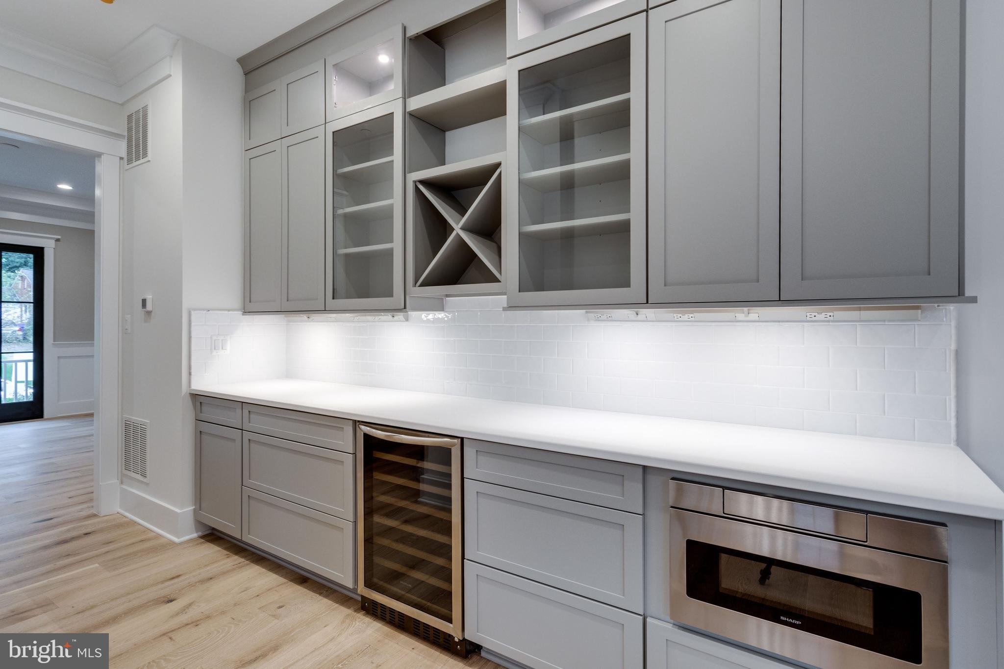 WHITEHALL MANOR - Residential Lease