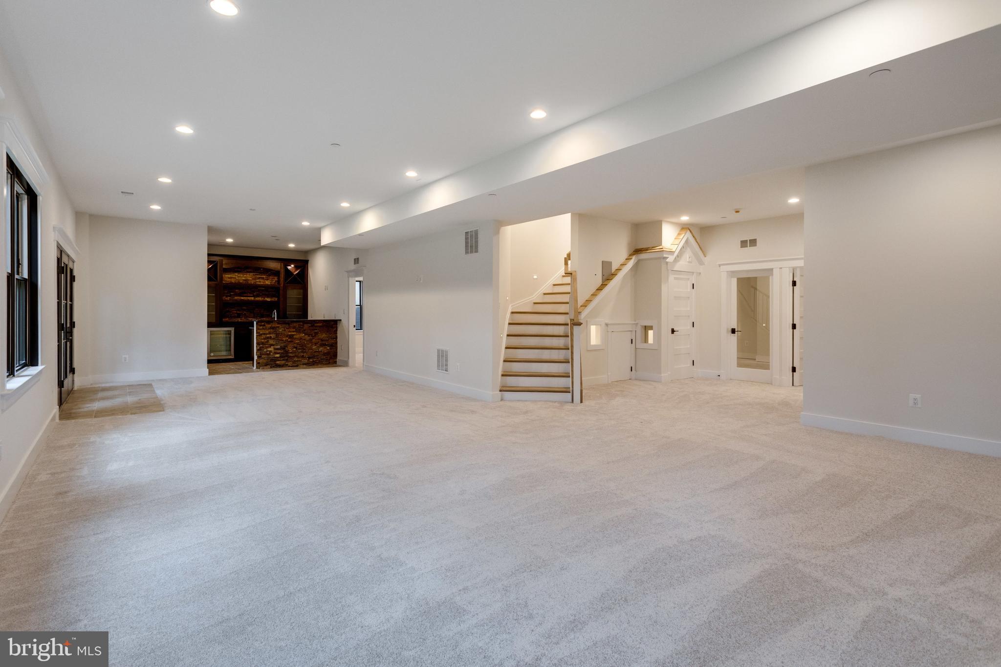 WHITEHALL MANOR - Residential Lease