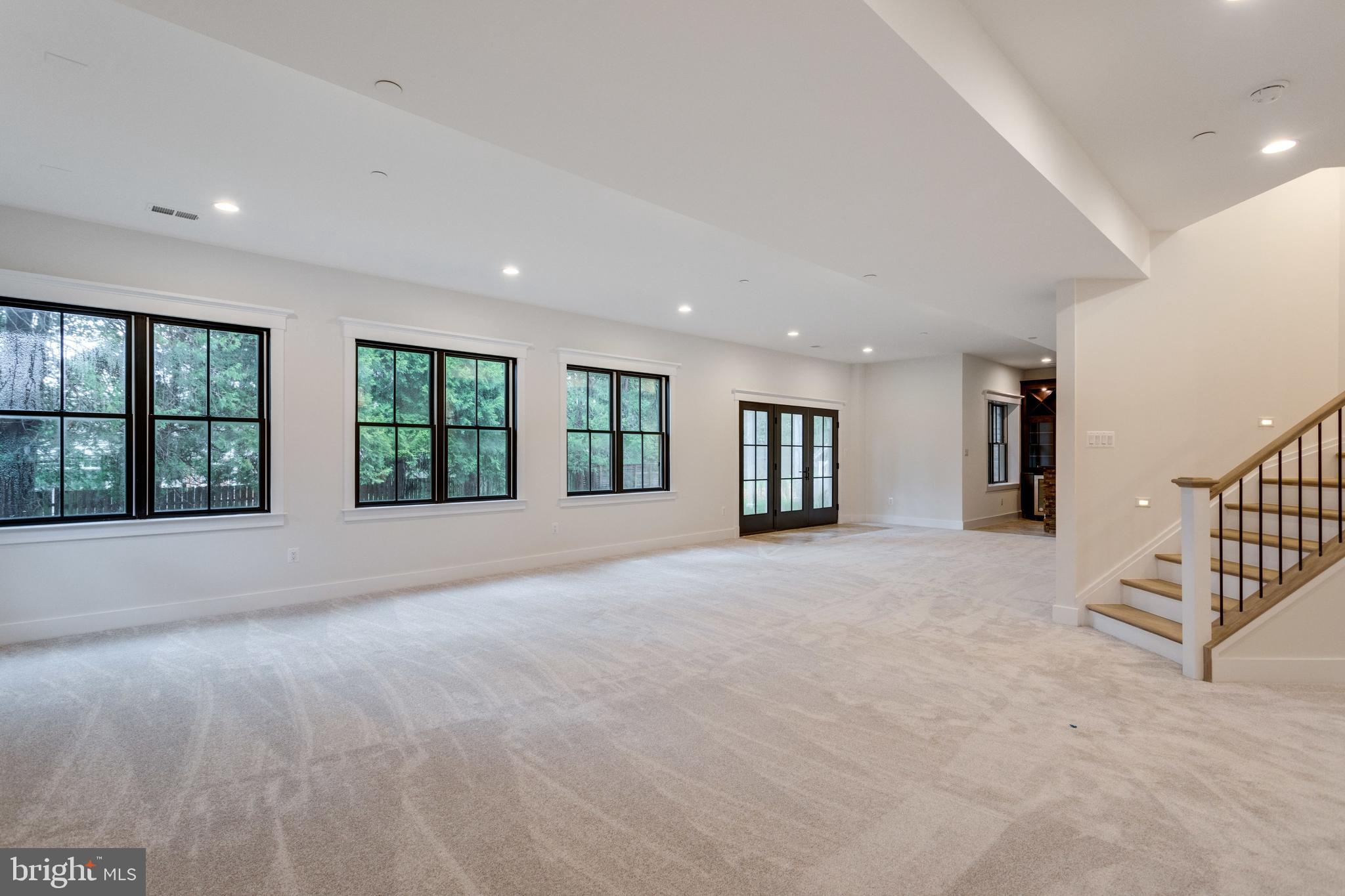 WHITEHALL MANOR - Residential Lease