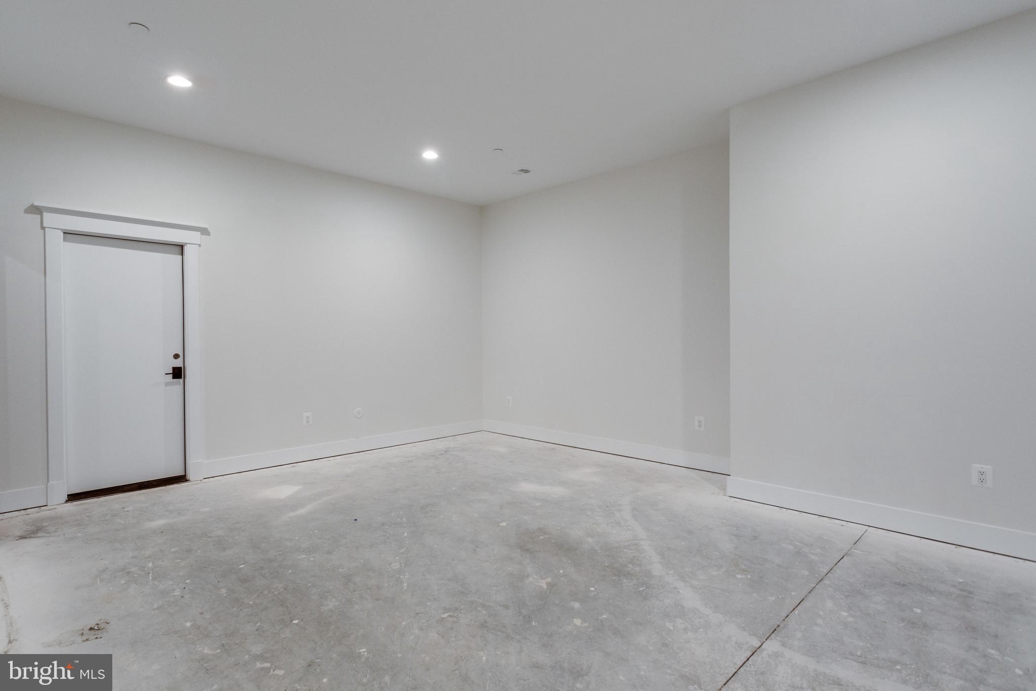 WHITEHALL MANOR - Residential Lease