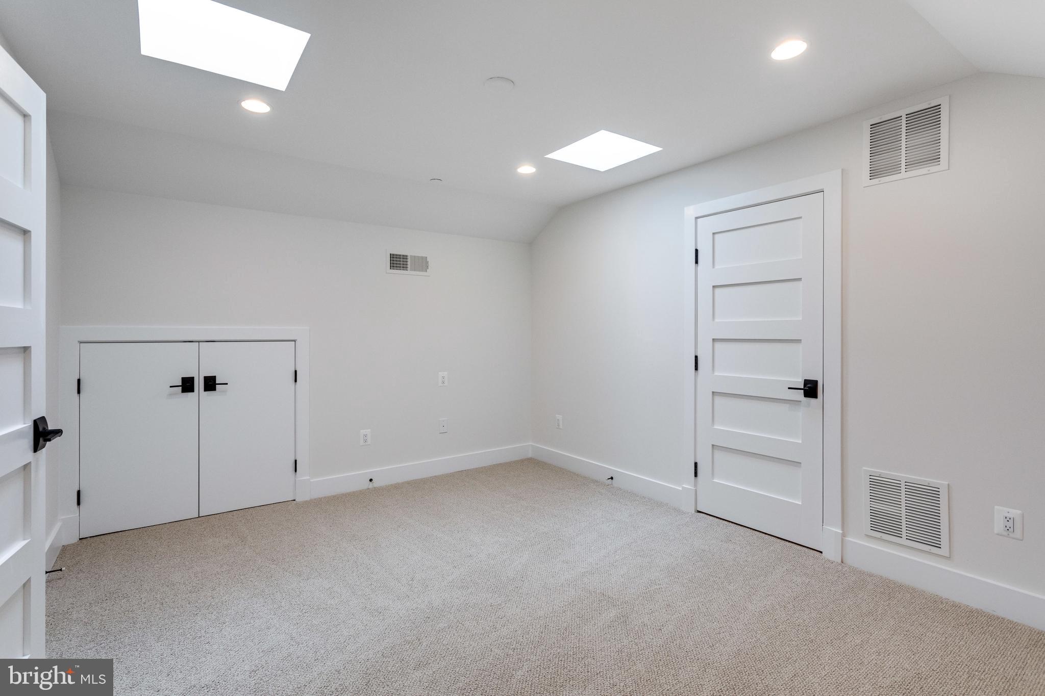 WHITEHALL MANOR - Residential Lease