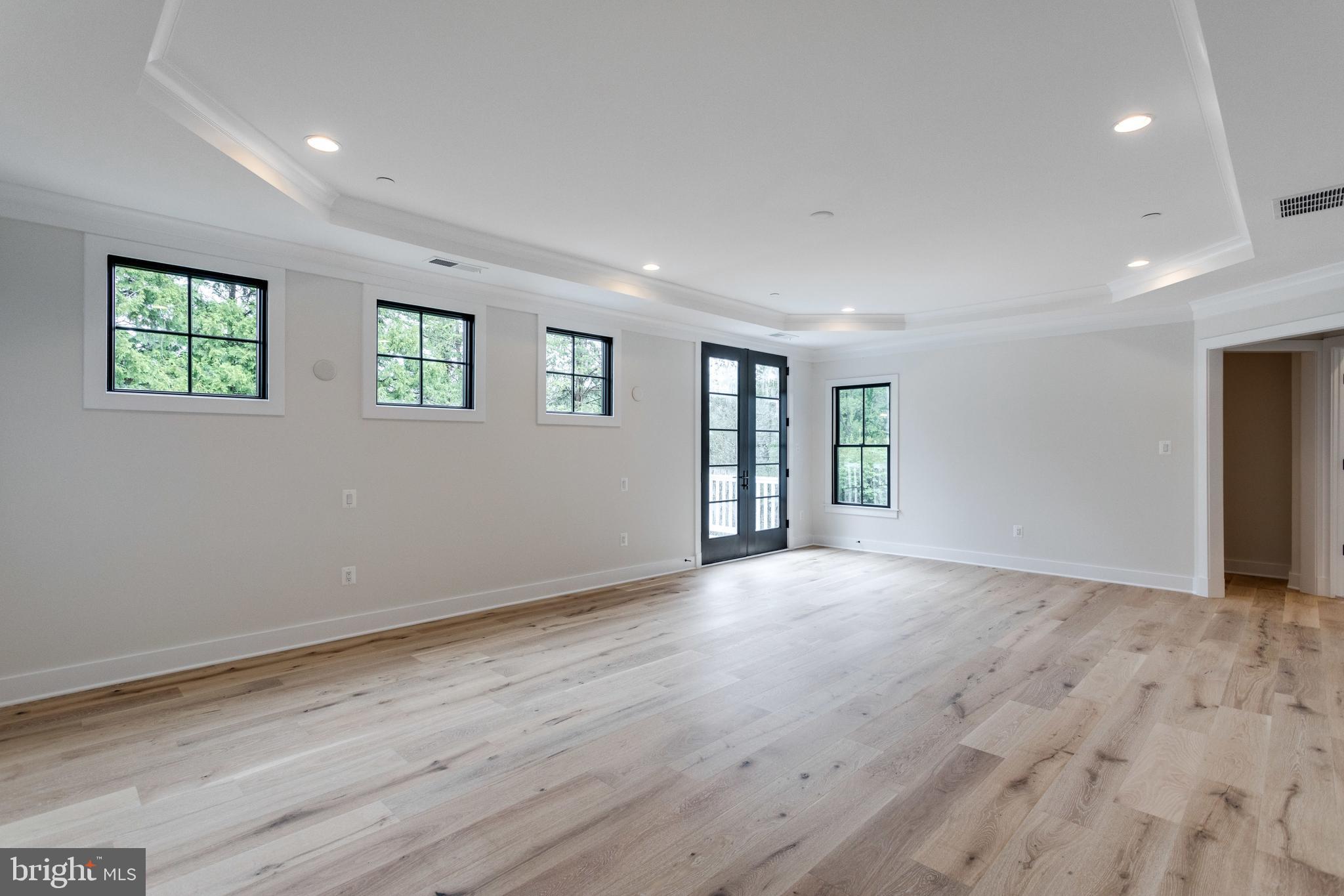 WHITEHALL MANOR - Residential Lease