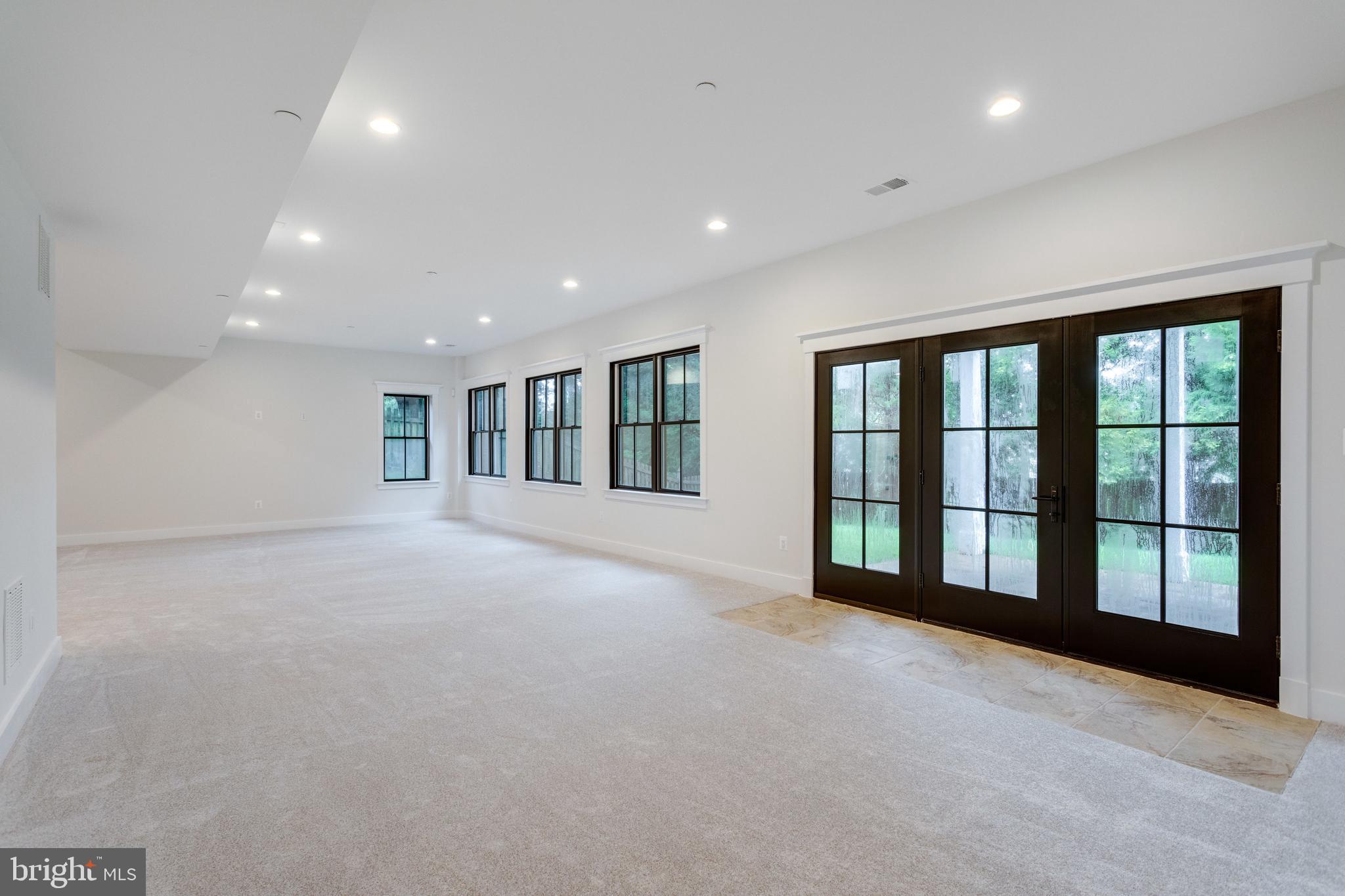 WHITEHALL MANOR - Residential Lease