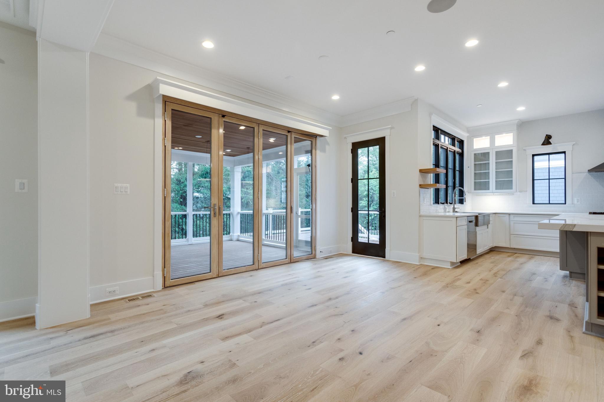 WHITEHALL MANOR - Residential Lease