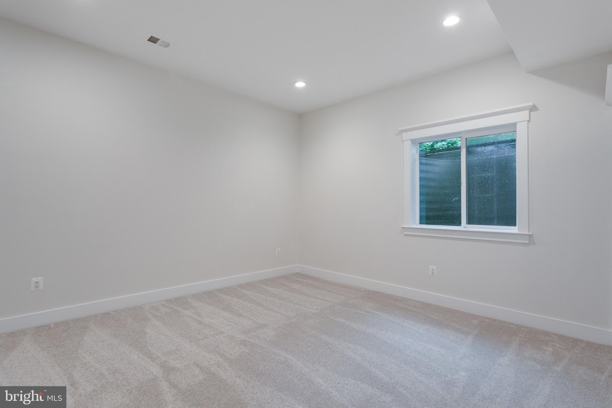 WHITEHALL MANOR - Residential Lease