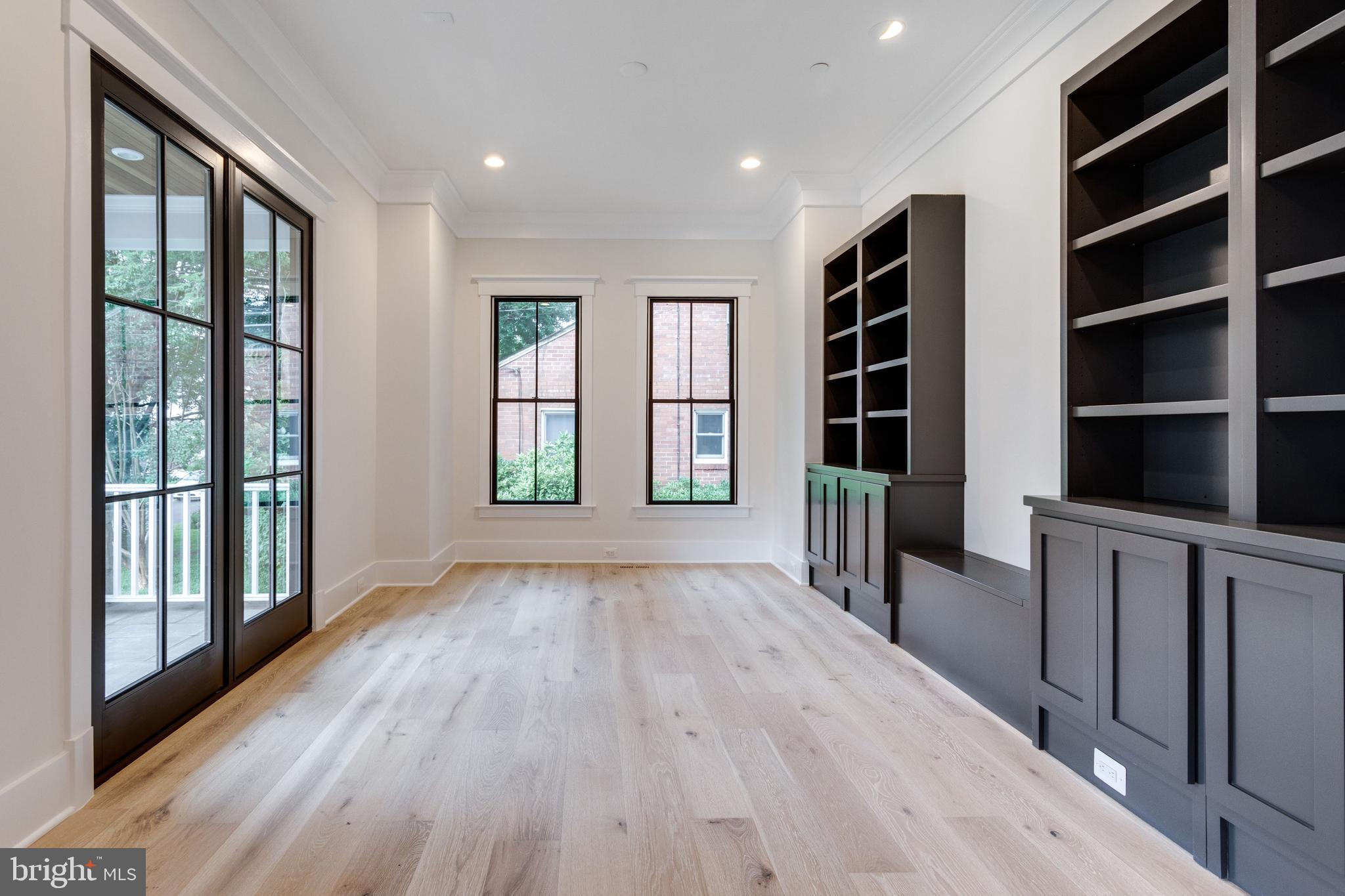 WHITEHALL MANOR - Residential Lease