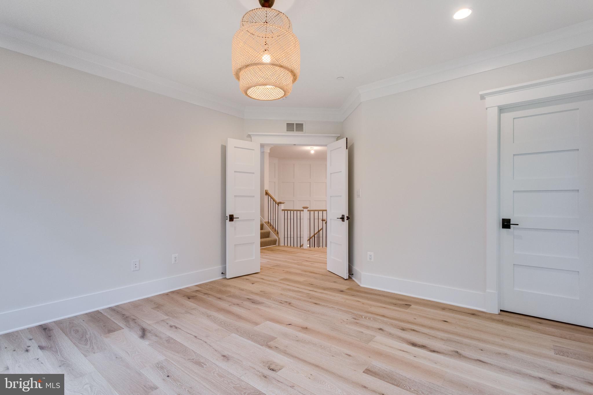 WHITEHALL MANOR - Residential Lease