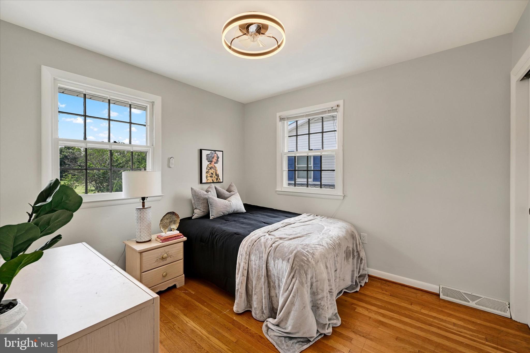 LYNCH POINT - Residential