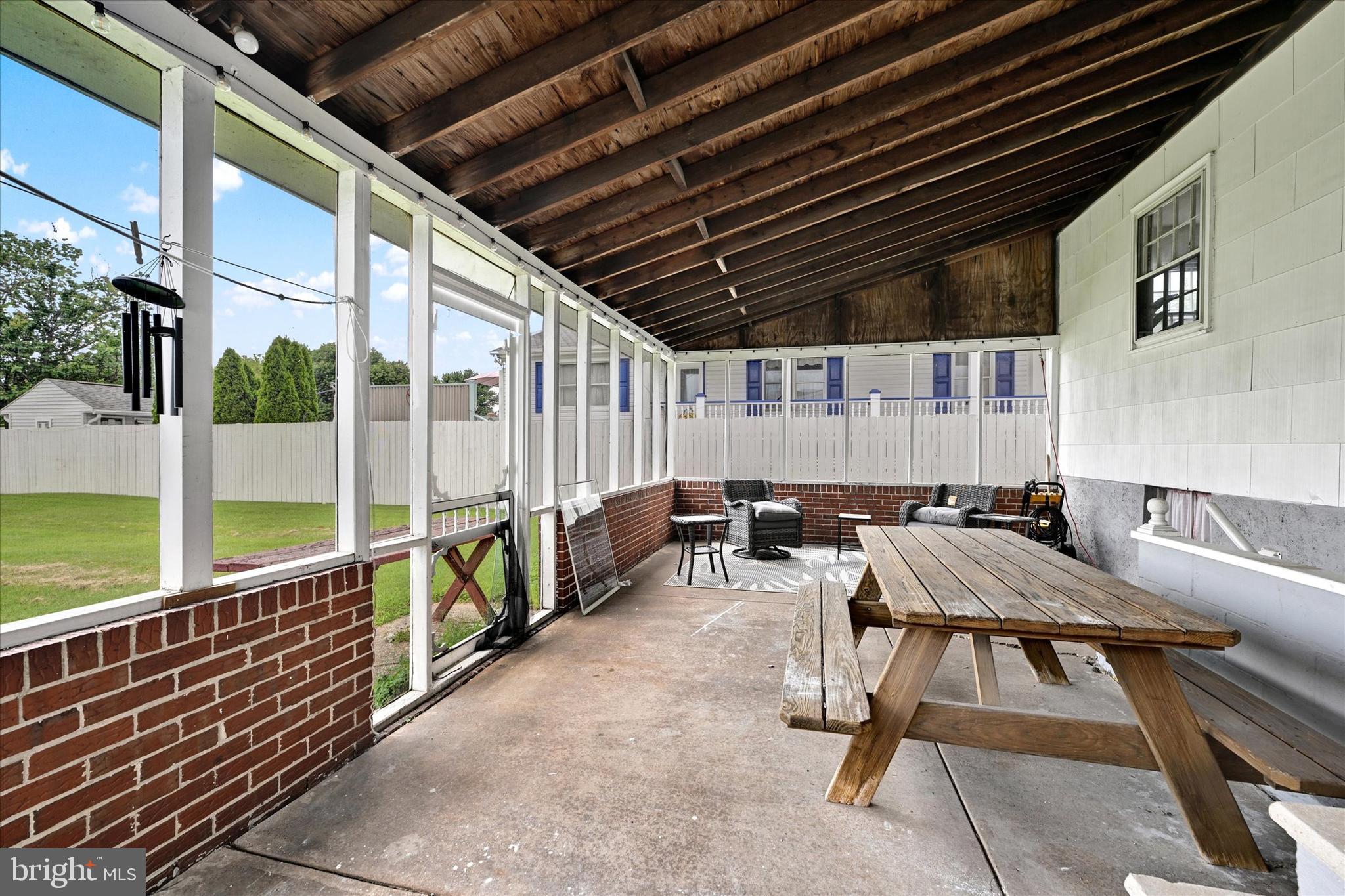 LYNCH POINT - Residential