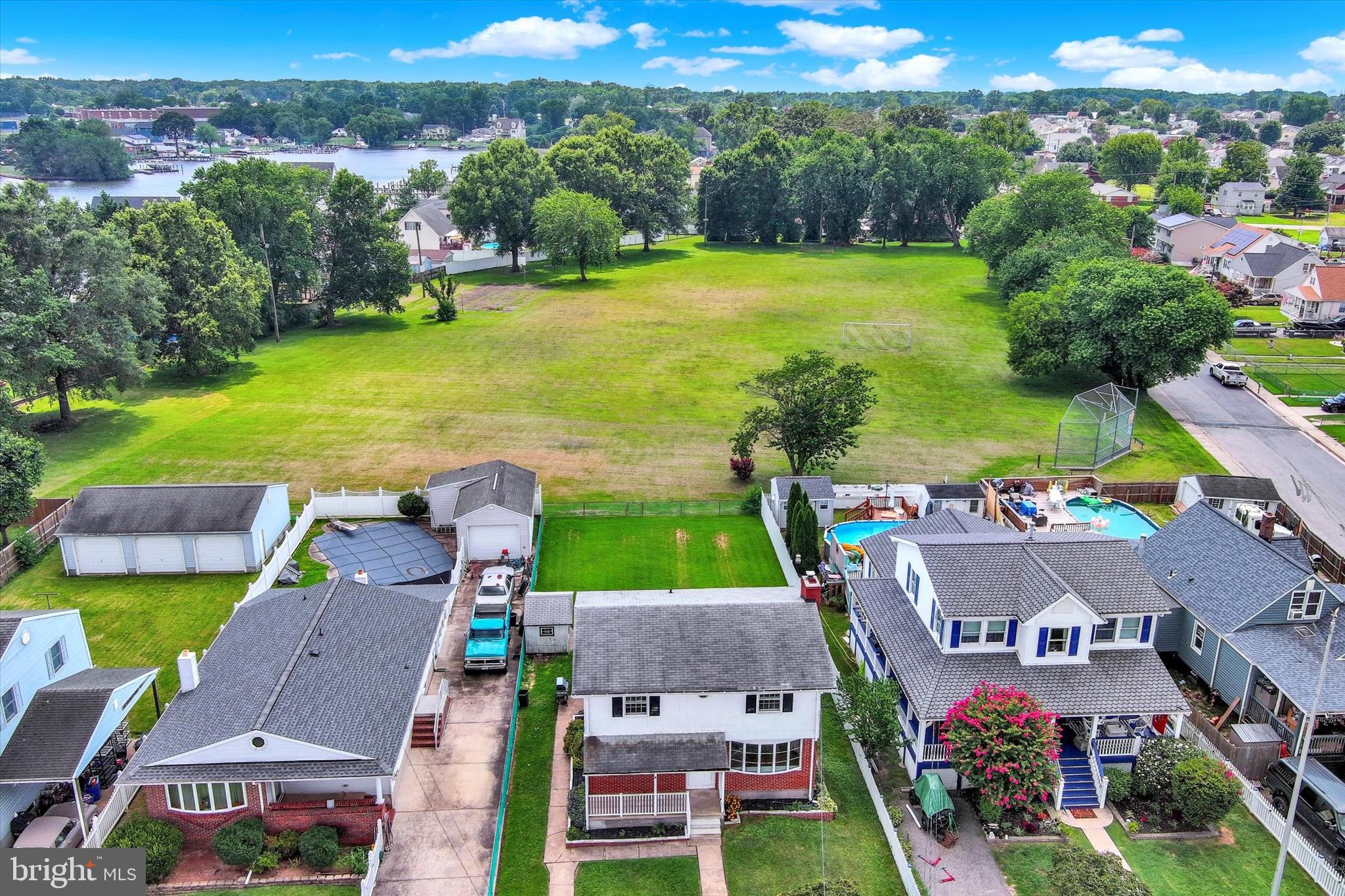 LYNCH POINT - Residential