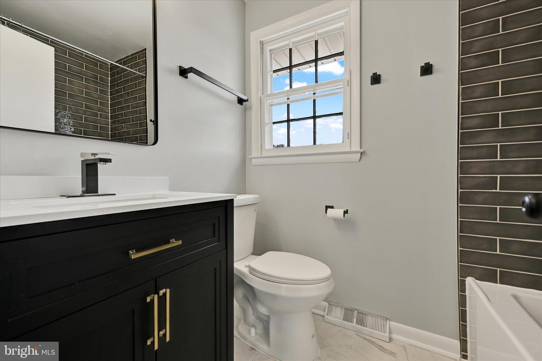 LYNCH POINT - Residential