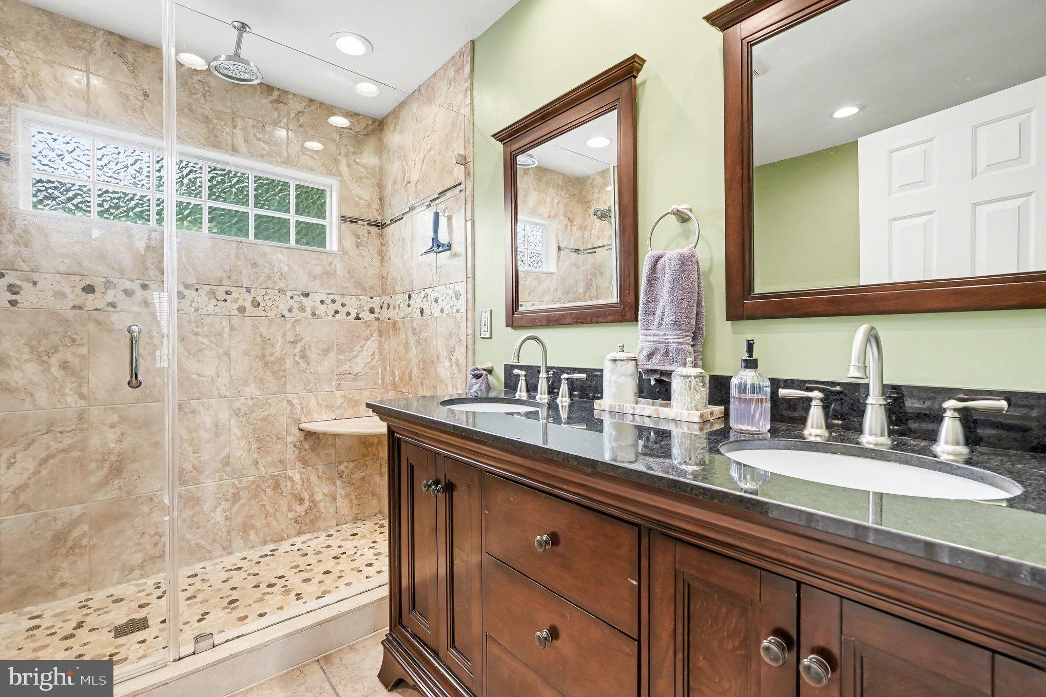 MAPLE GROVE - Residential