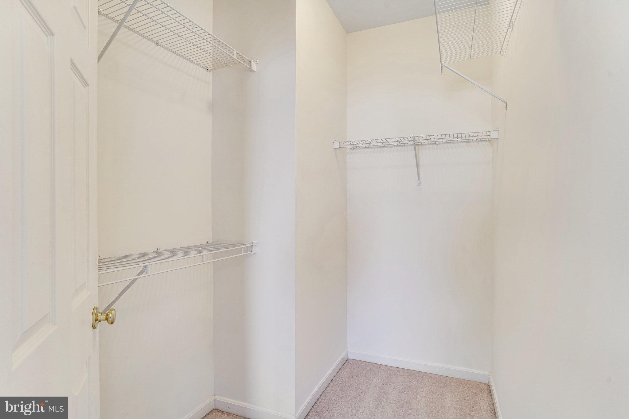 ASHBROOK VILLAGE - Residential