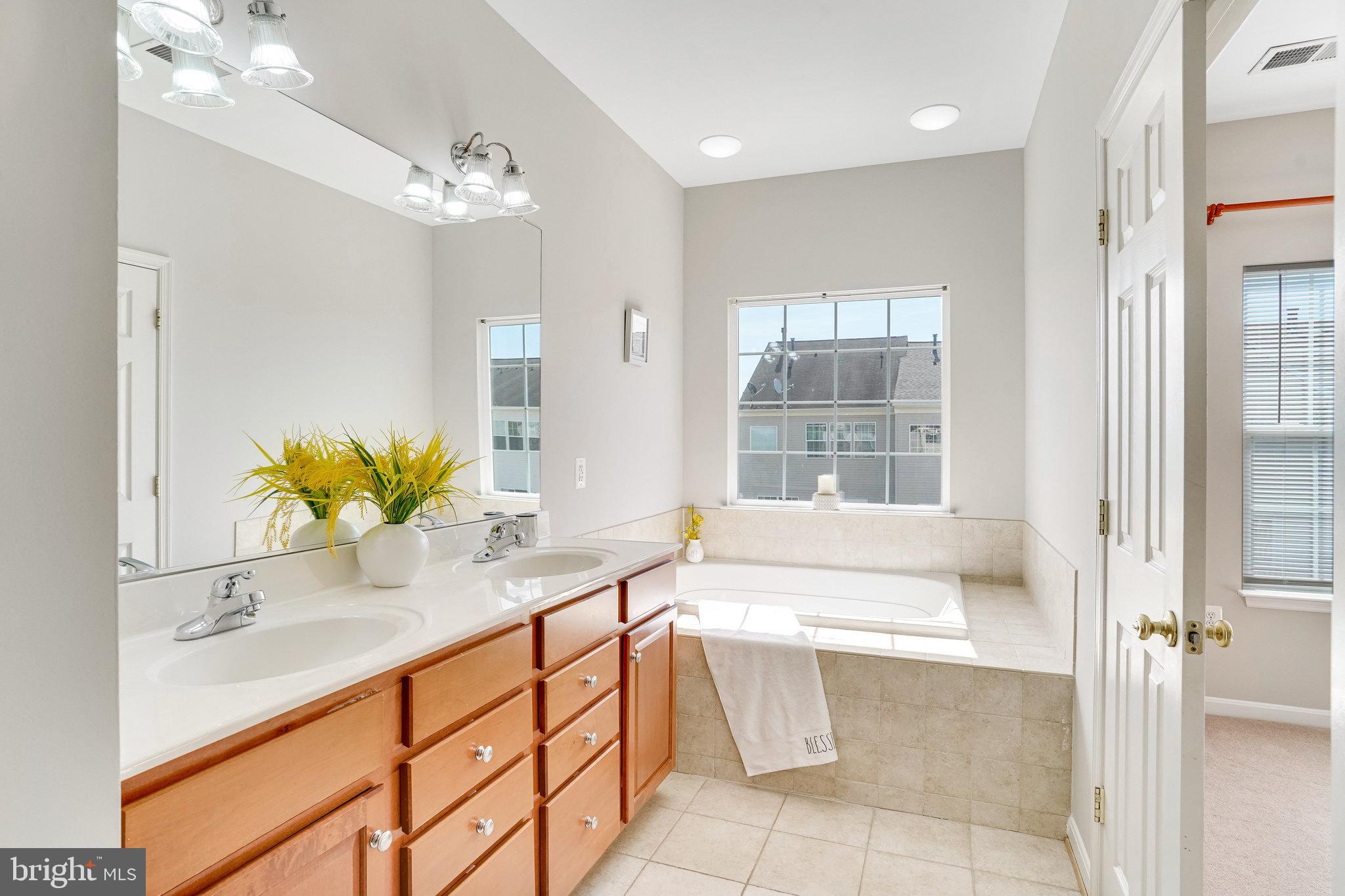 ASHBROOK VILLAGE - Residential