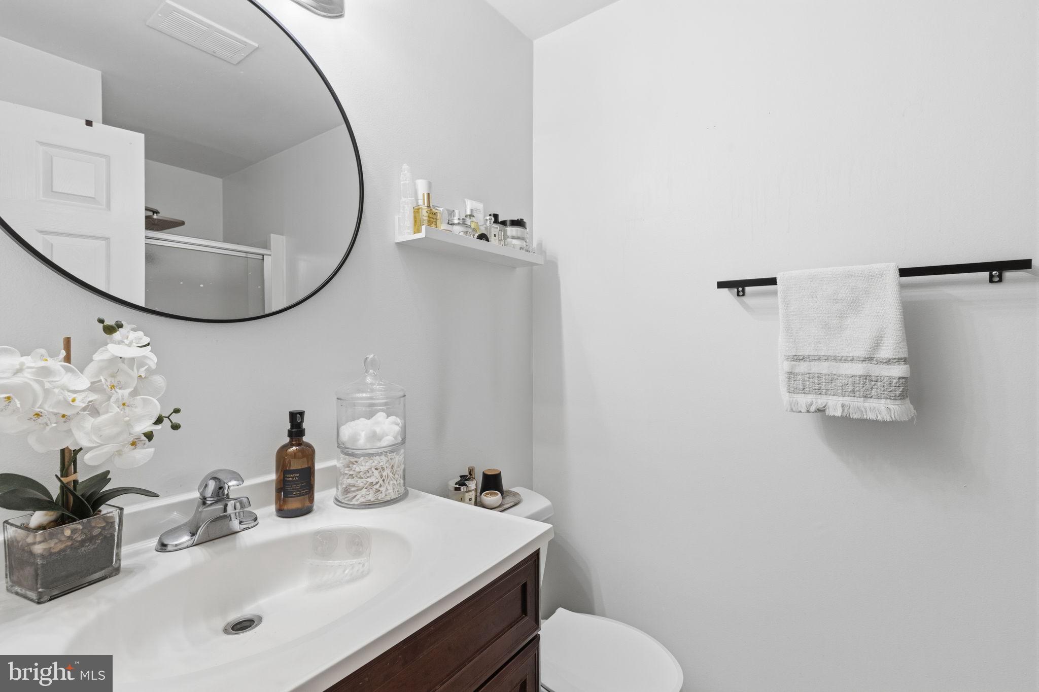 CONSTANT FRIENDSHIP - Residential