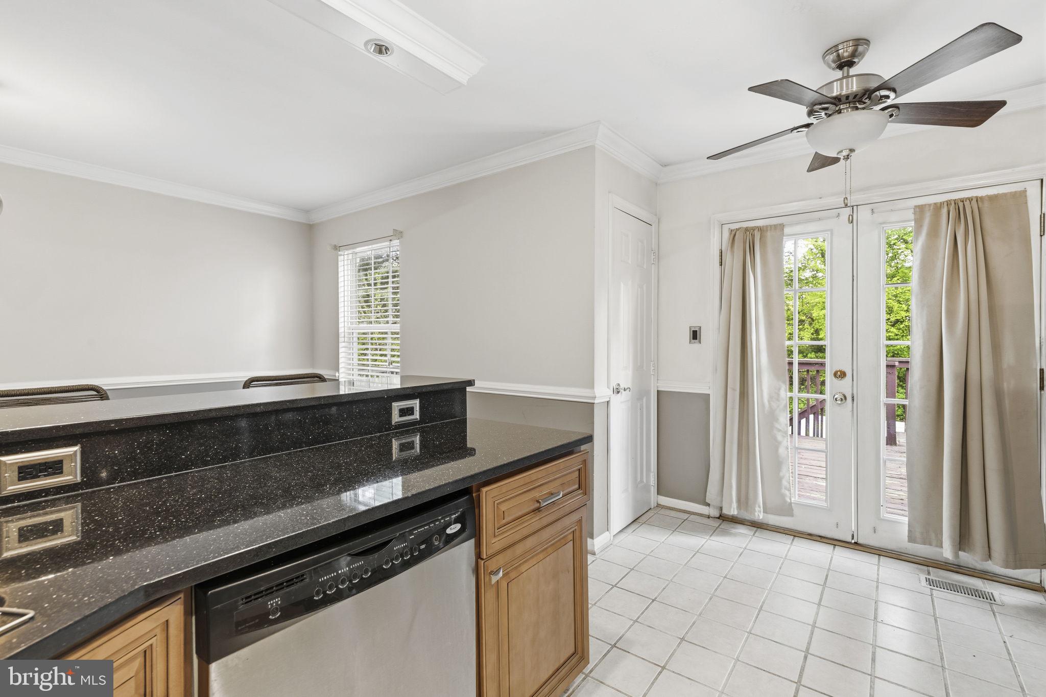 CONSTANT FRIENDSHIP - Residential