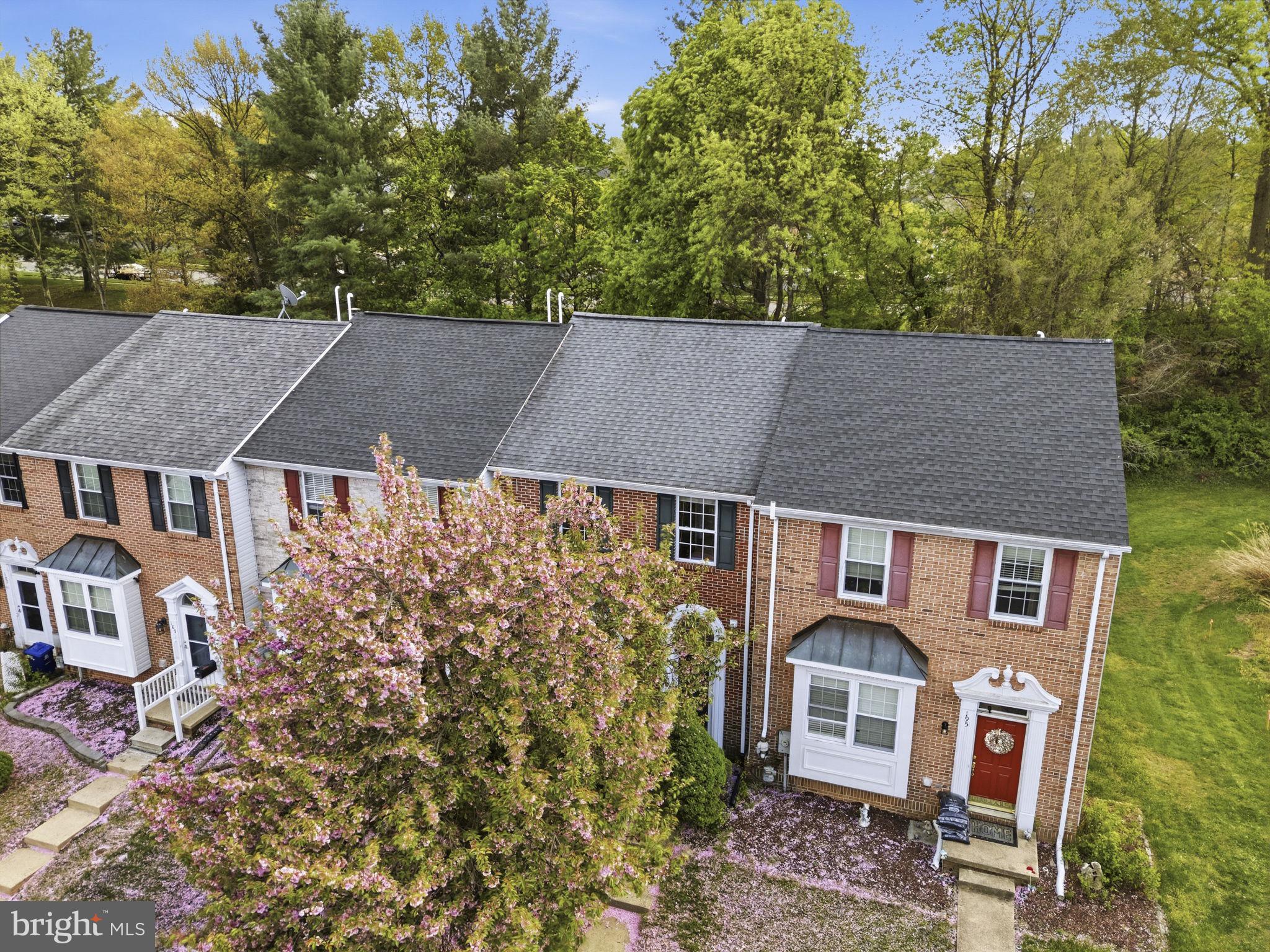 CONSTANT FRIENDSHIP - Residential