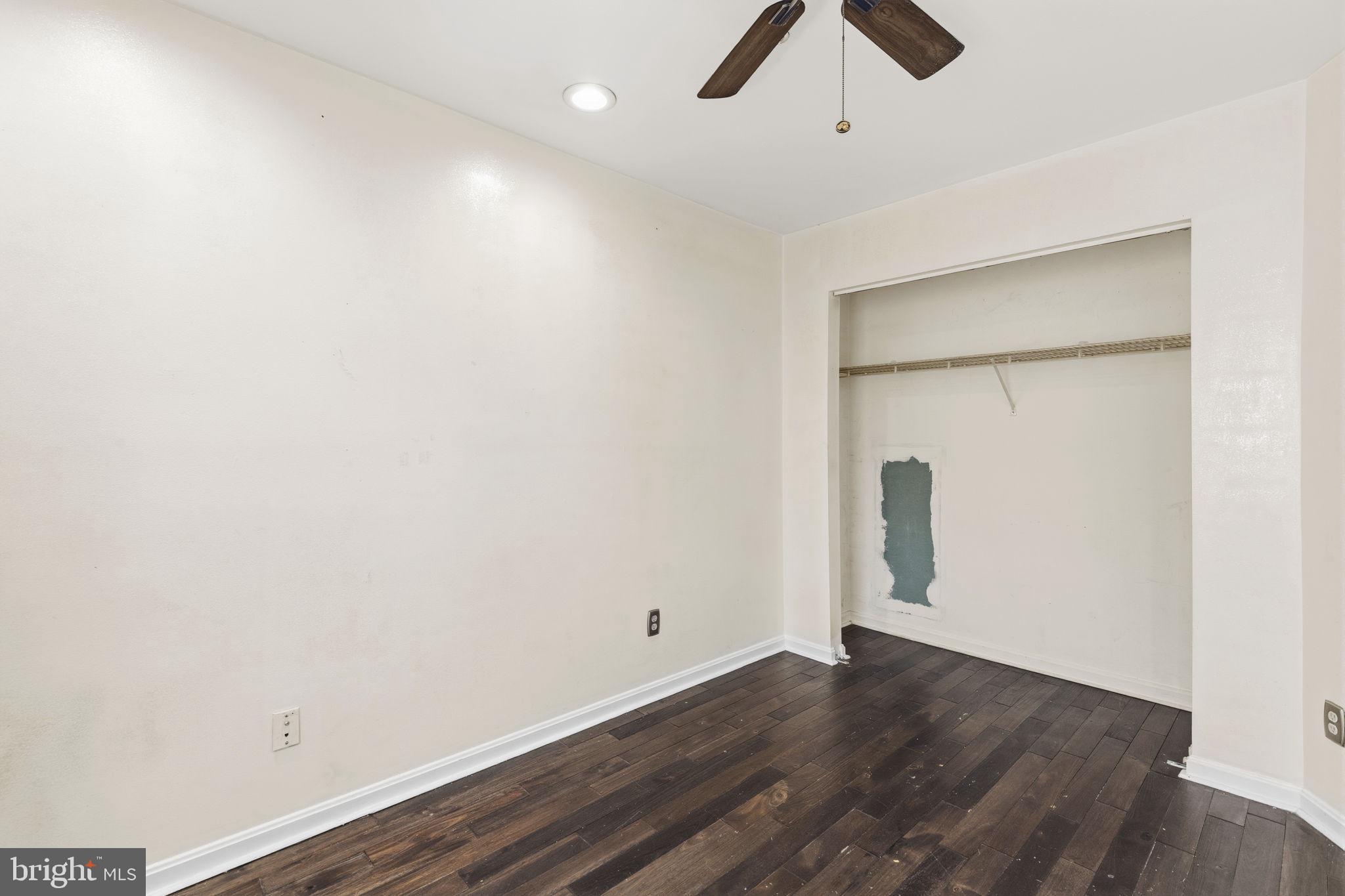 CONSTANT FRIENDSHIP - Residential