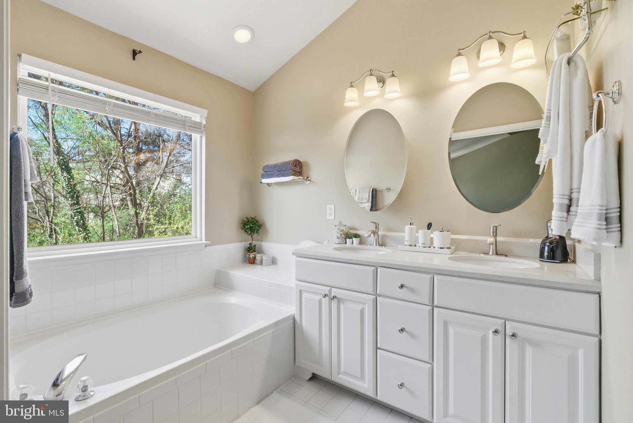 KINGSTOWNE - Residential