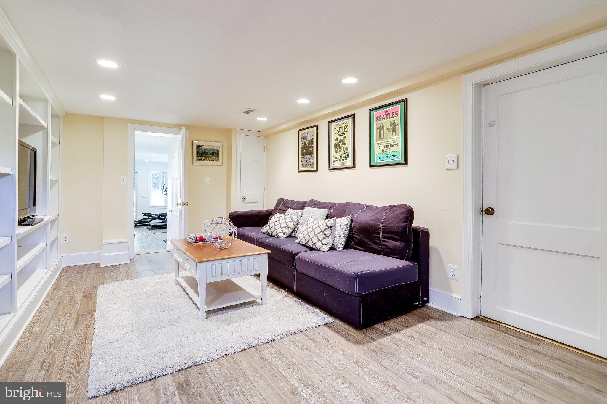 BROYHILL FOREST - Residential