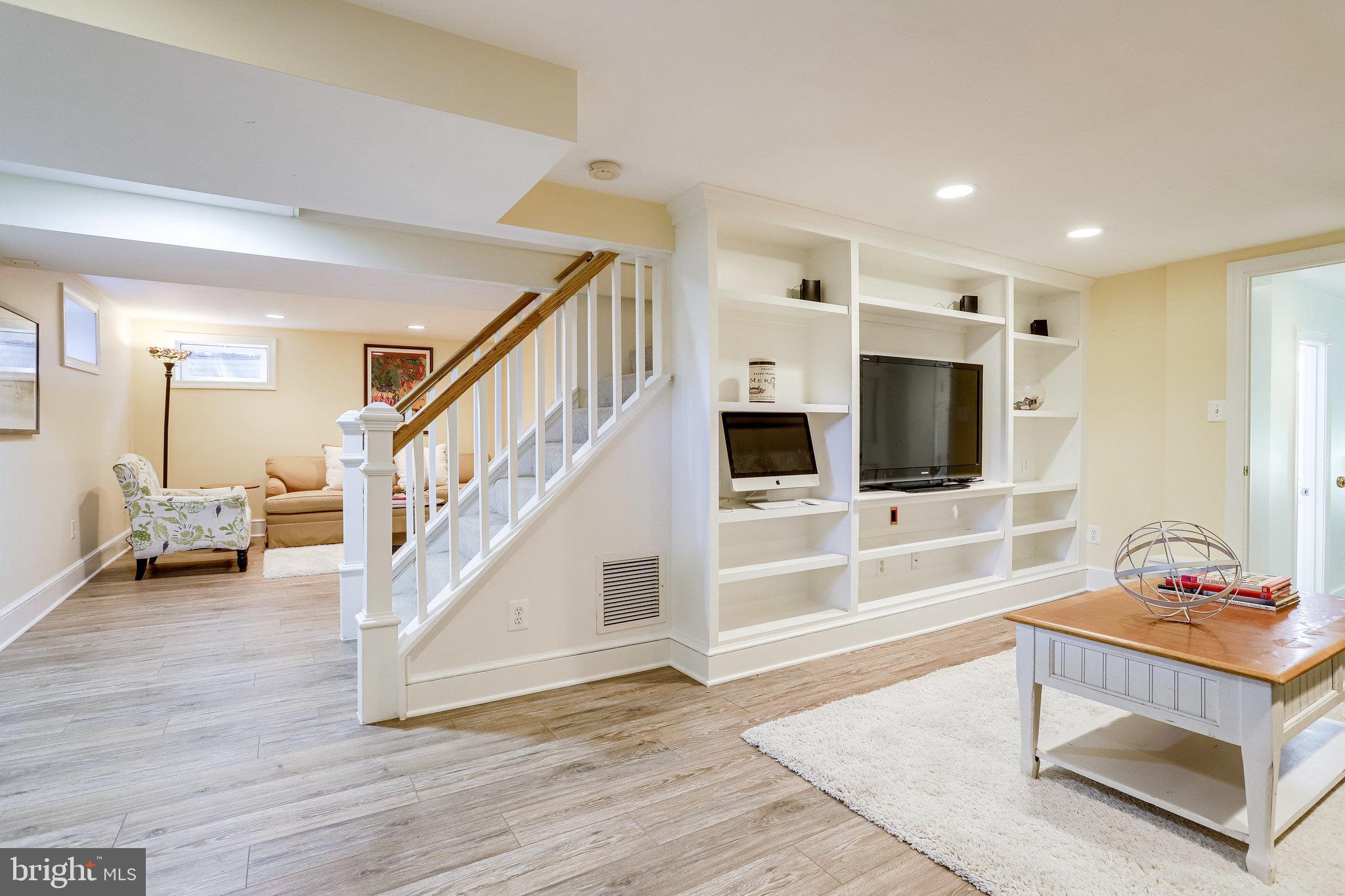 BROYHILL FOREST - Residential