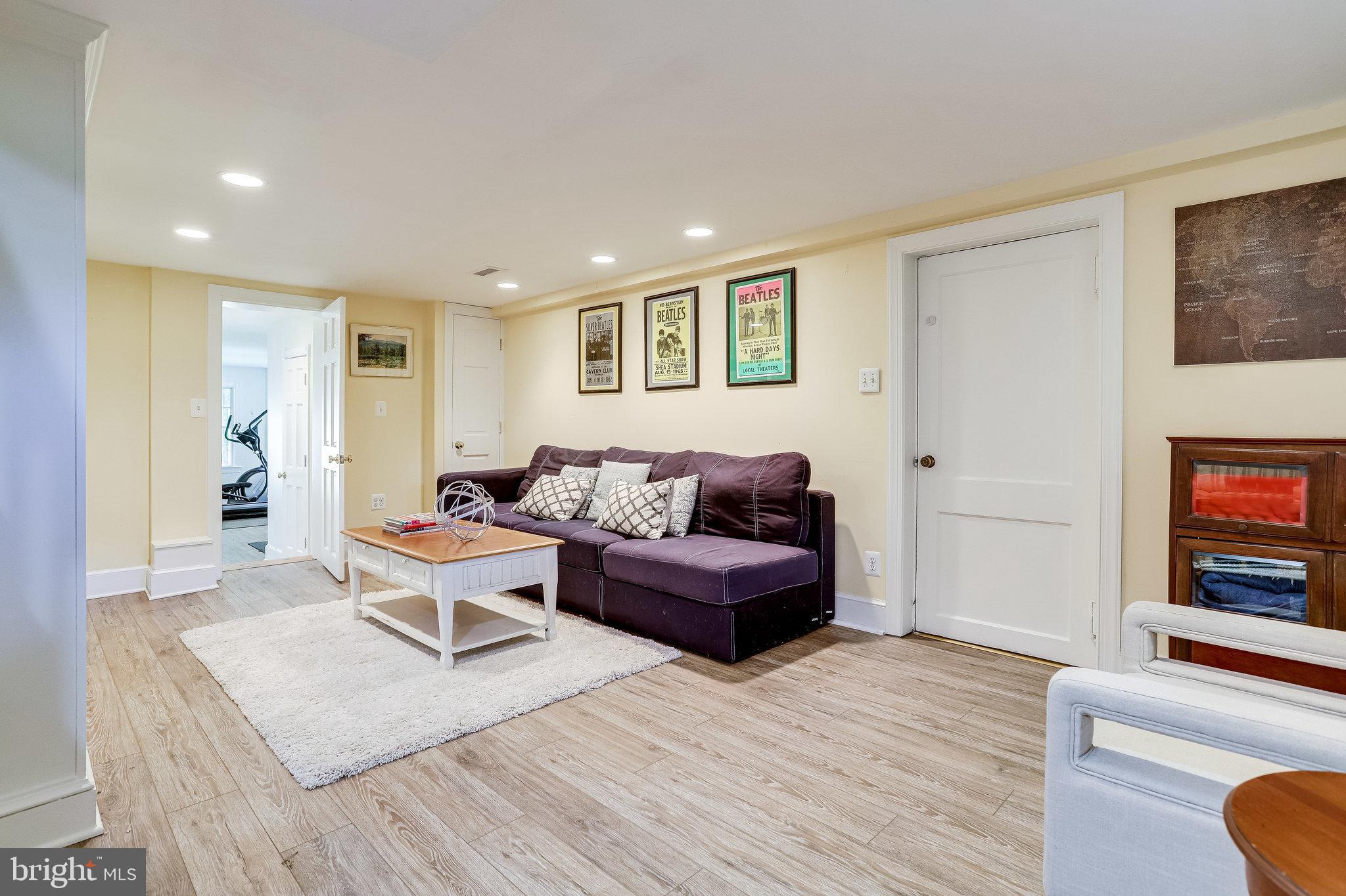 BROYHILL FOREST - Residential