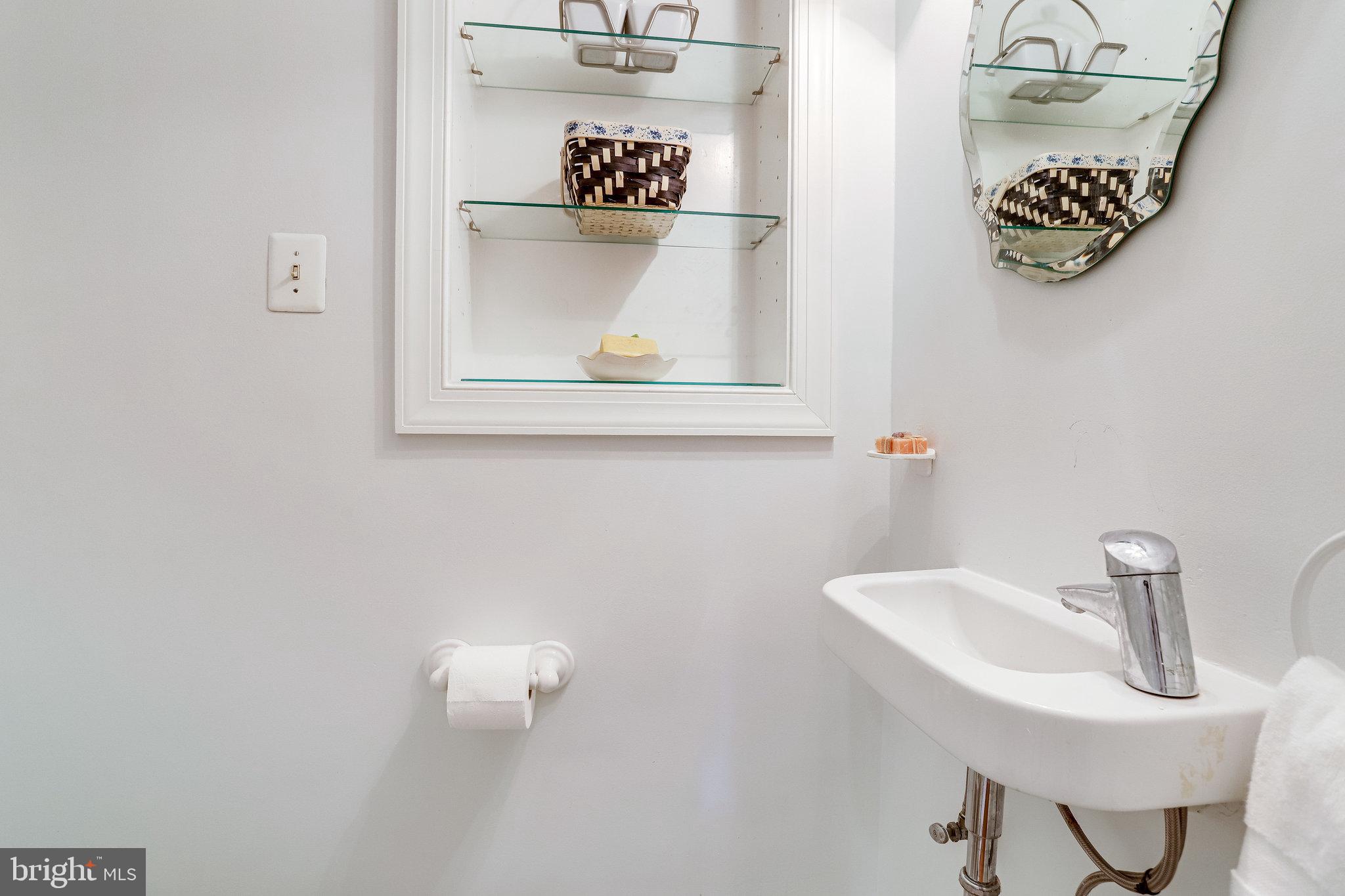 BROYHILL FOREST - Residential