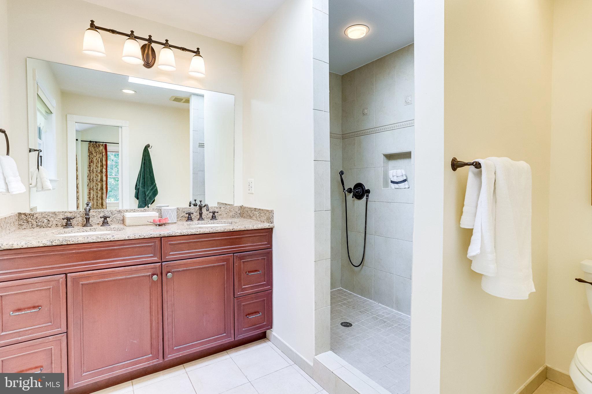 BROYHILL FOREST - Residential