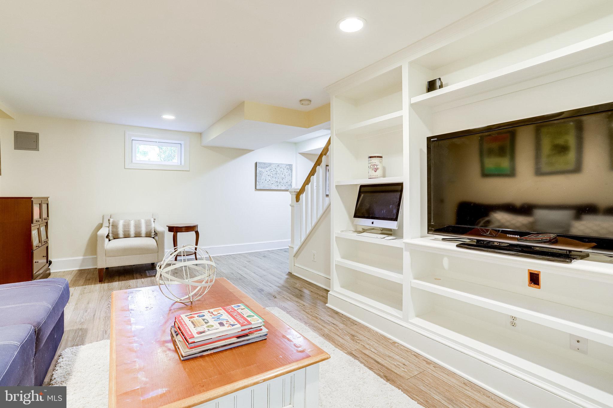 BROYHILL FOREST - Residential